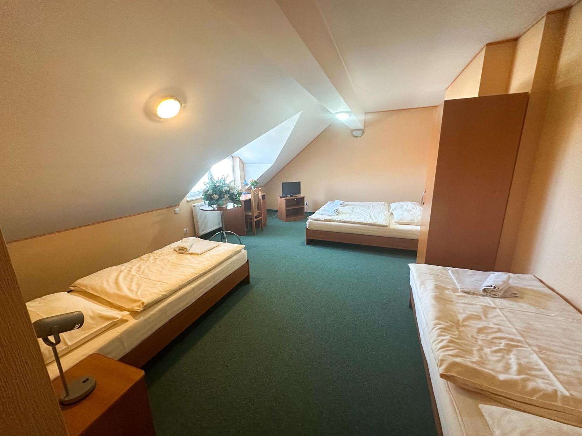 Hotel Arkadia Klecza Gorna Exterior photo